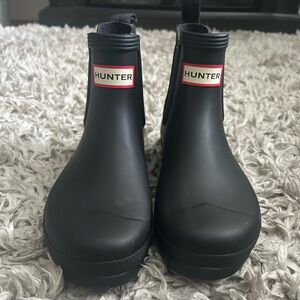 Chelsea hunter boots size 8
